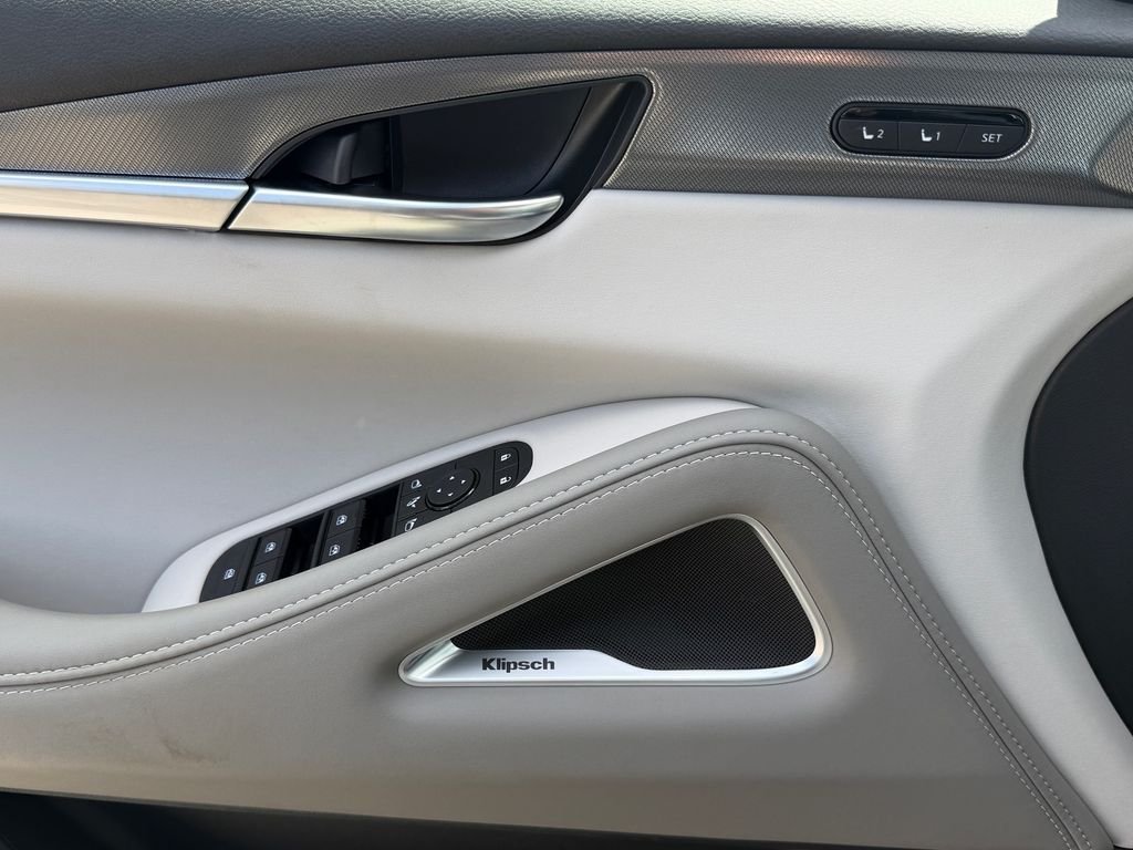 New 2027 MINERAL BLACK INFINITI Luxe AWD image 25