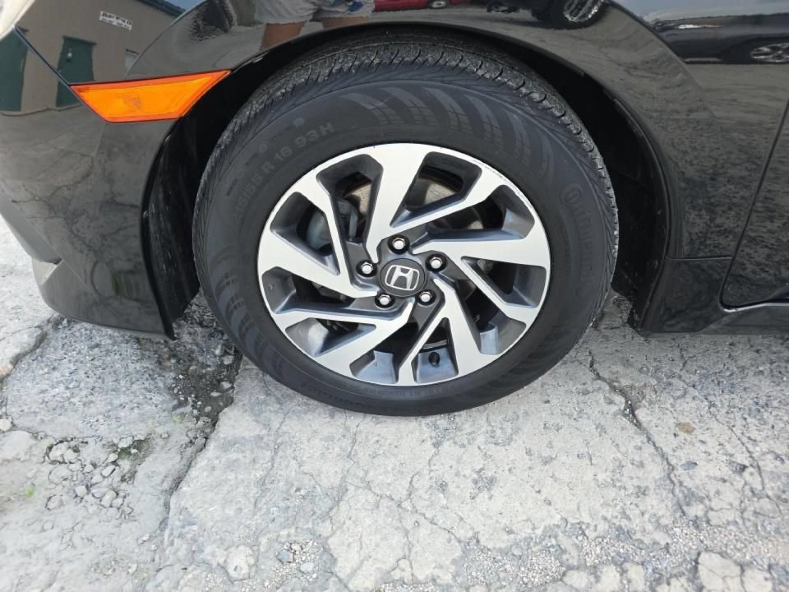 Used 2018 Crystal Black Pearl Honda EX image 8