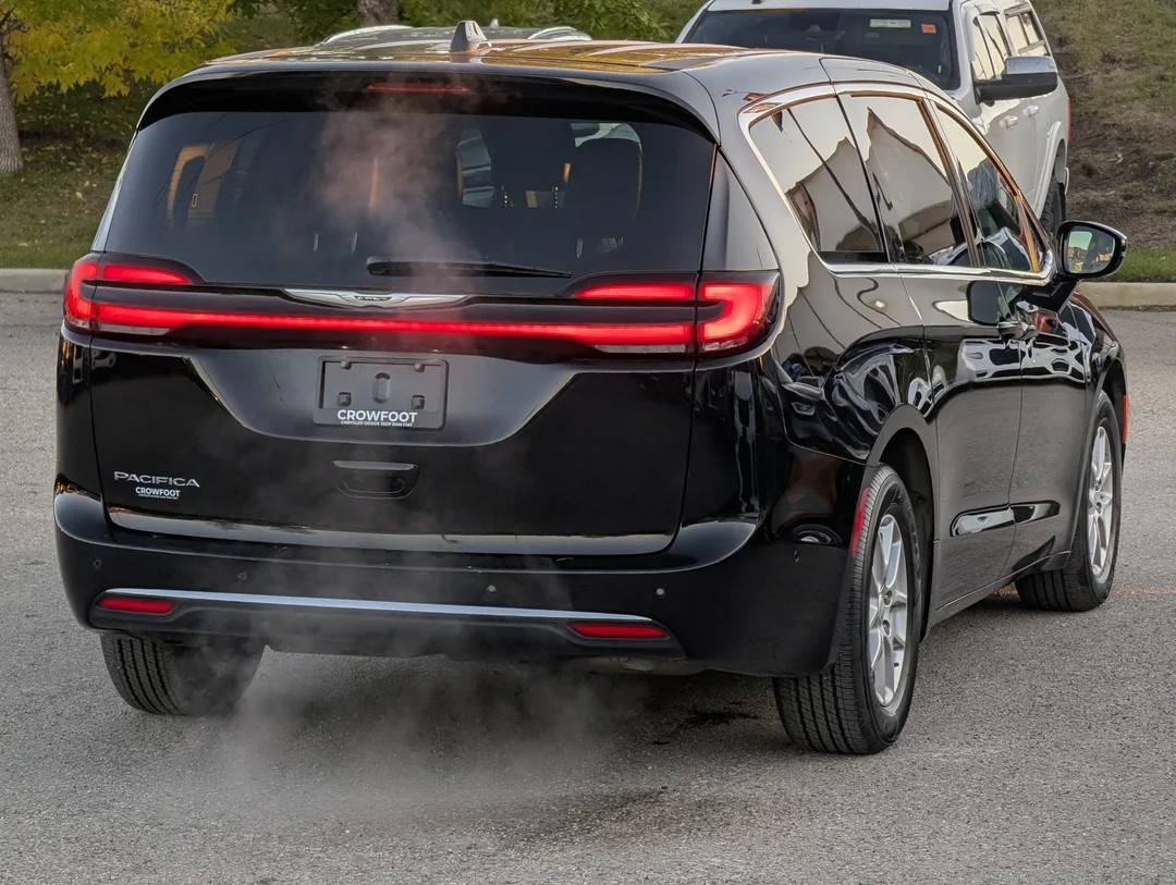 Certified Used 2025 Black Chrysler Select - Safety Sphere- 360 Camera - Caprice Leather - Power Doors - Liftgate & More! image 8