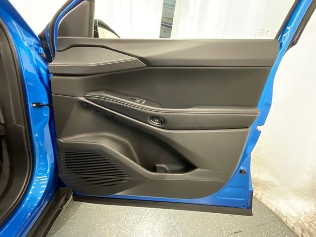 New 2026 Hydro Blue Pearl-Coat Exterior Paint Jeep Laredo image 22