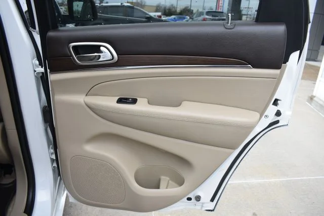 Used 2016 White Jeep Overland image 19