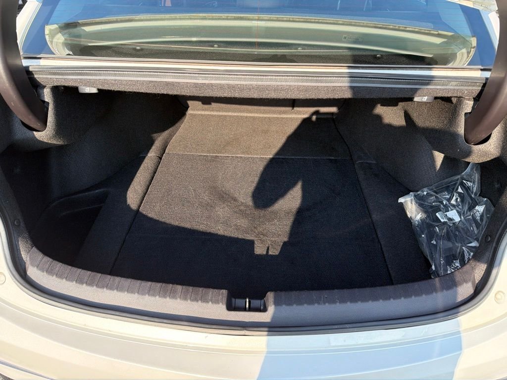 Used 2019 White Acura 3.5L Technology Pkg image 17