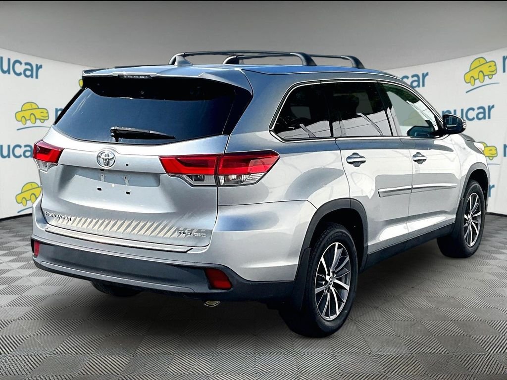 Used 2019 Celestial Silver Metallic Toyota XLE image 5