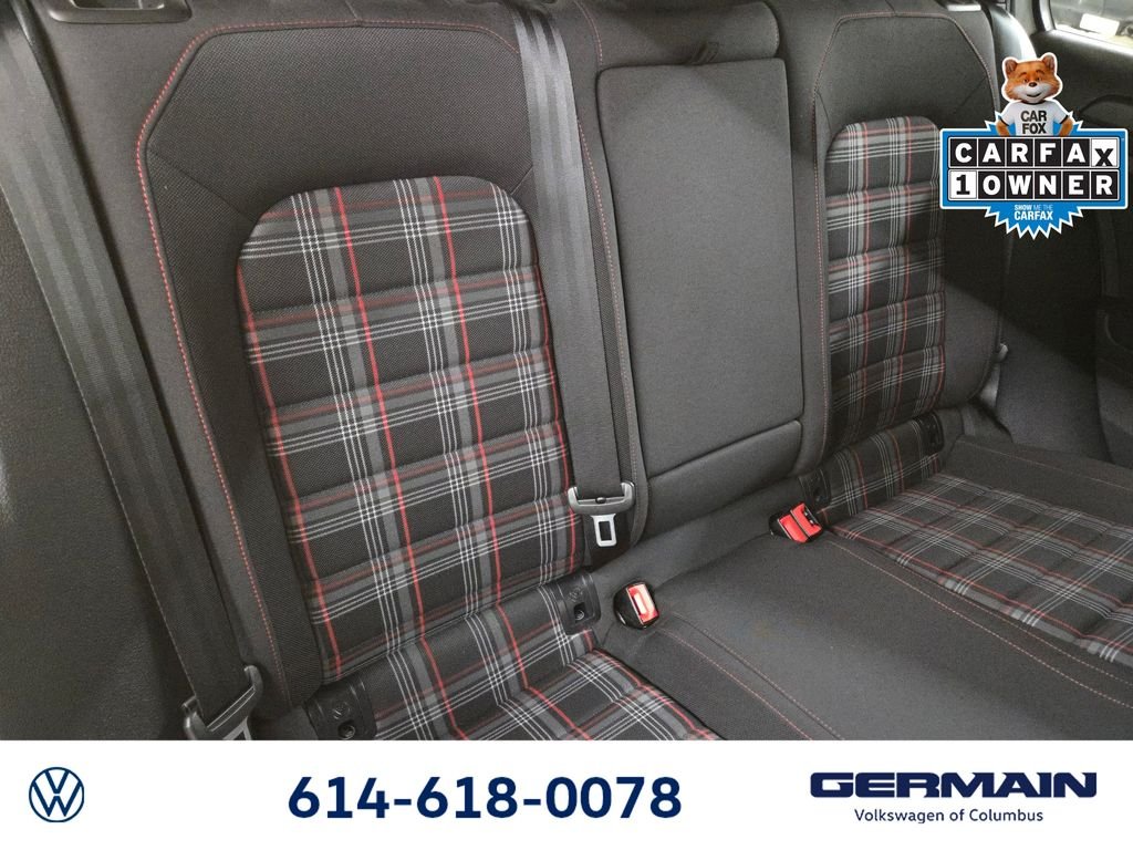 Used 2018 White Silver Volkswagen 2.0T SE image 21