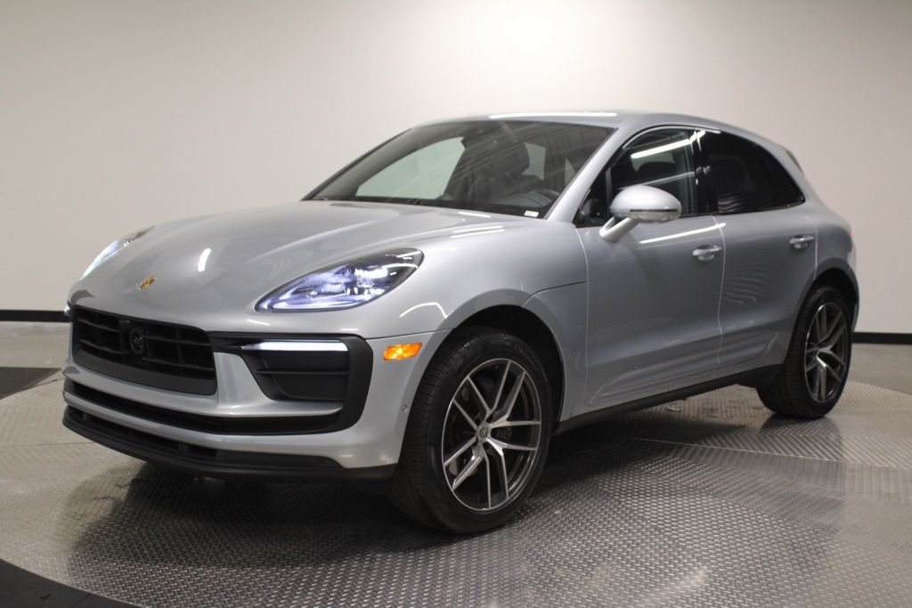 Used 2025  Porsche  image 1
