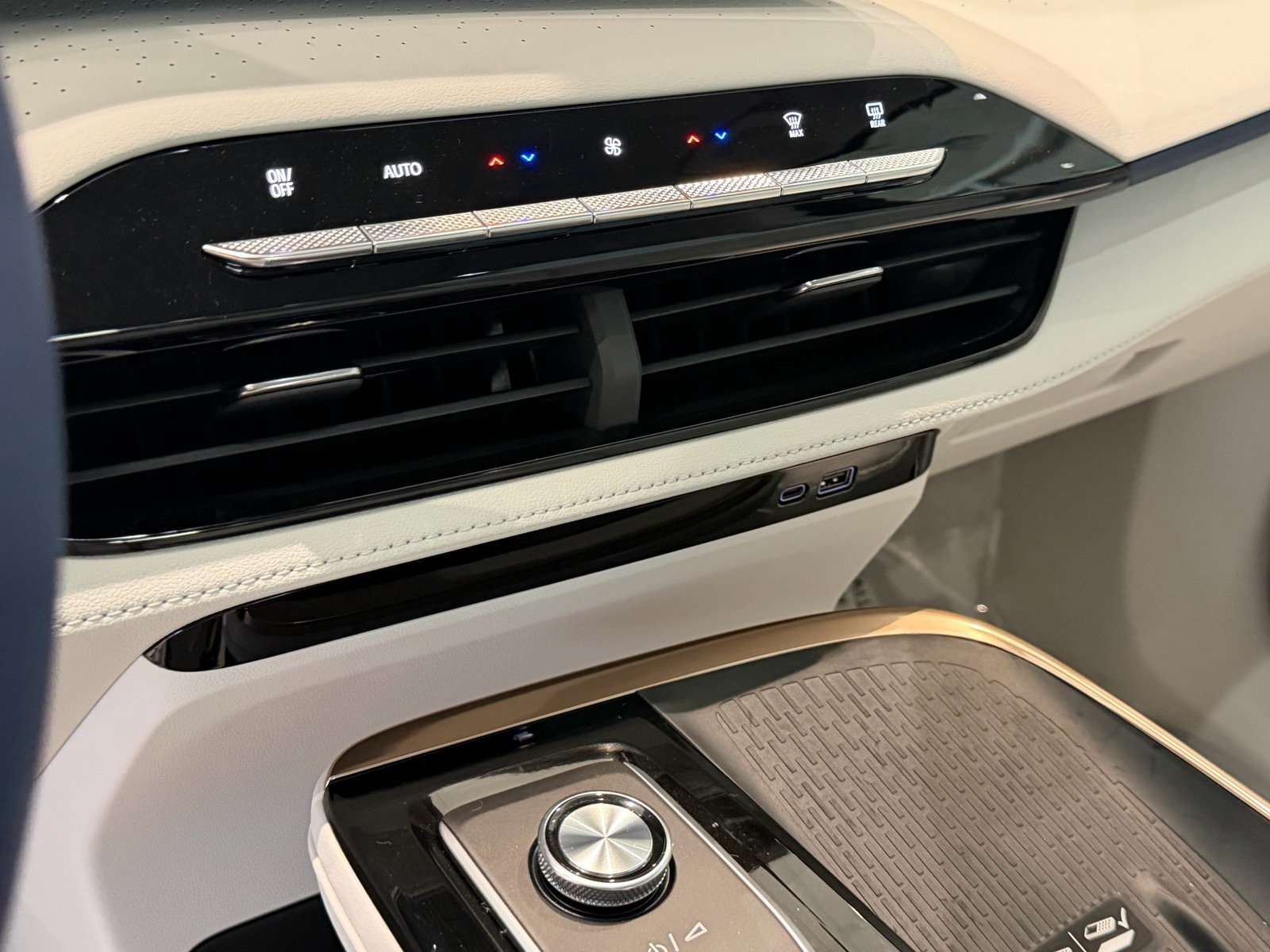 2026 Buick Enclave Avenir - Photo 28