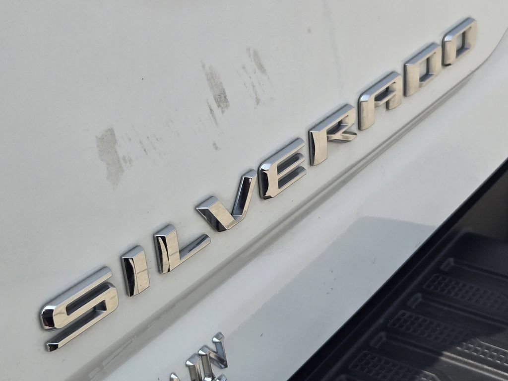 Certified Used 2022 SUMMIT WHITE Chevrolet LT image 11