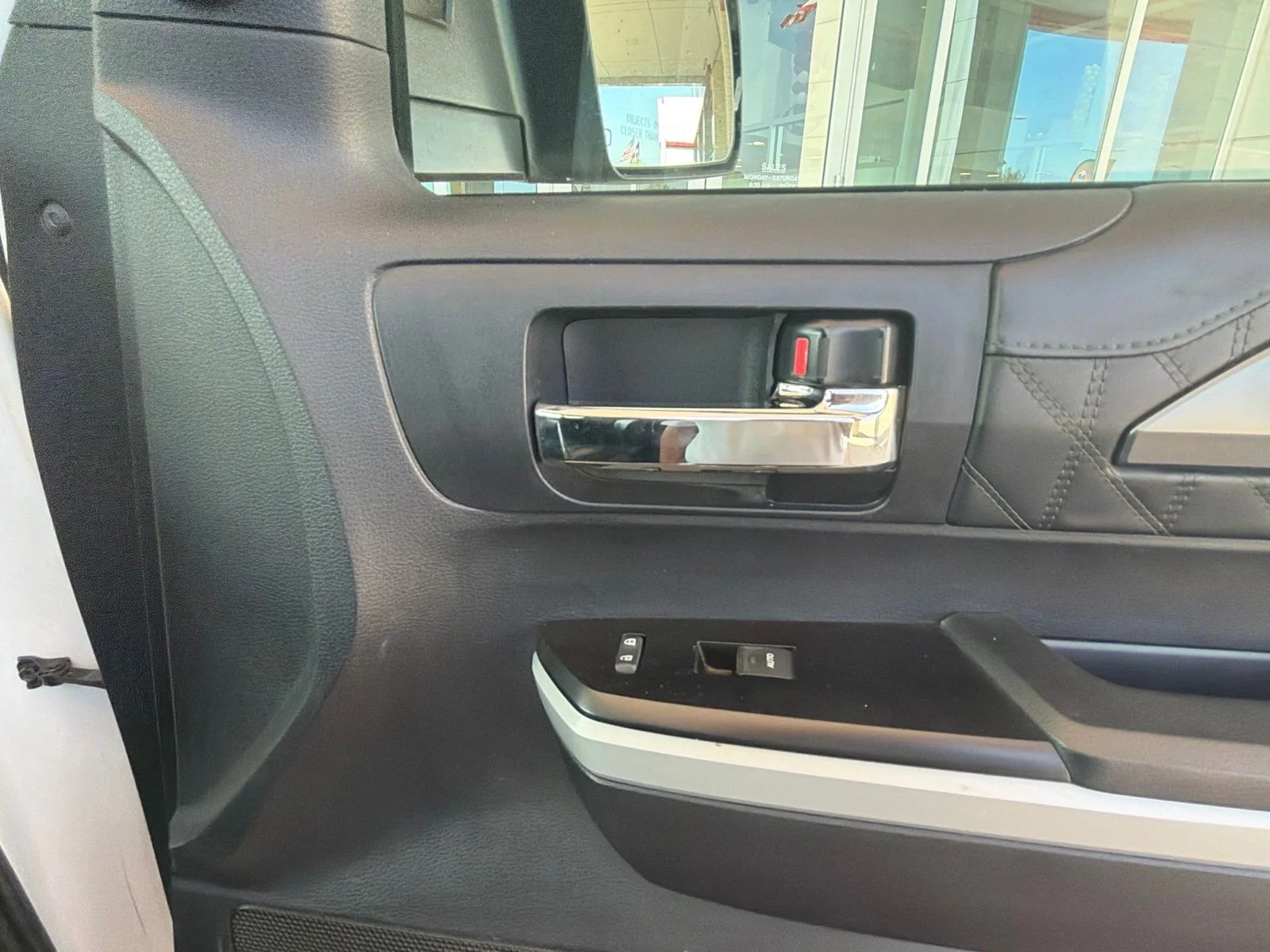 Used 2020 White Toyota Platinum image 28
