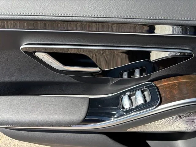 Used 2023 White Mercedes-Benz 4MATIC® image 17