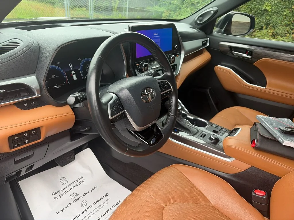 Used 2023 Black Toyota Platinum image 11