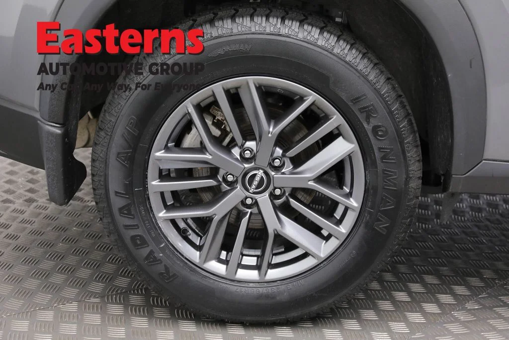 Used 2023 Gray Nissan S image 30