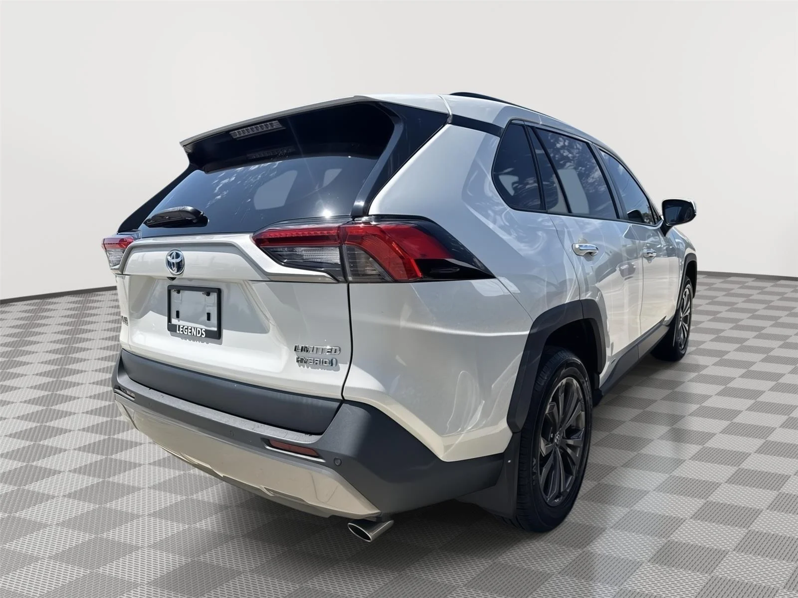 Used 2022 Blizzard Pearl Toyota Limited image 14