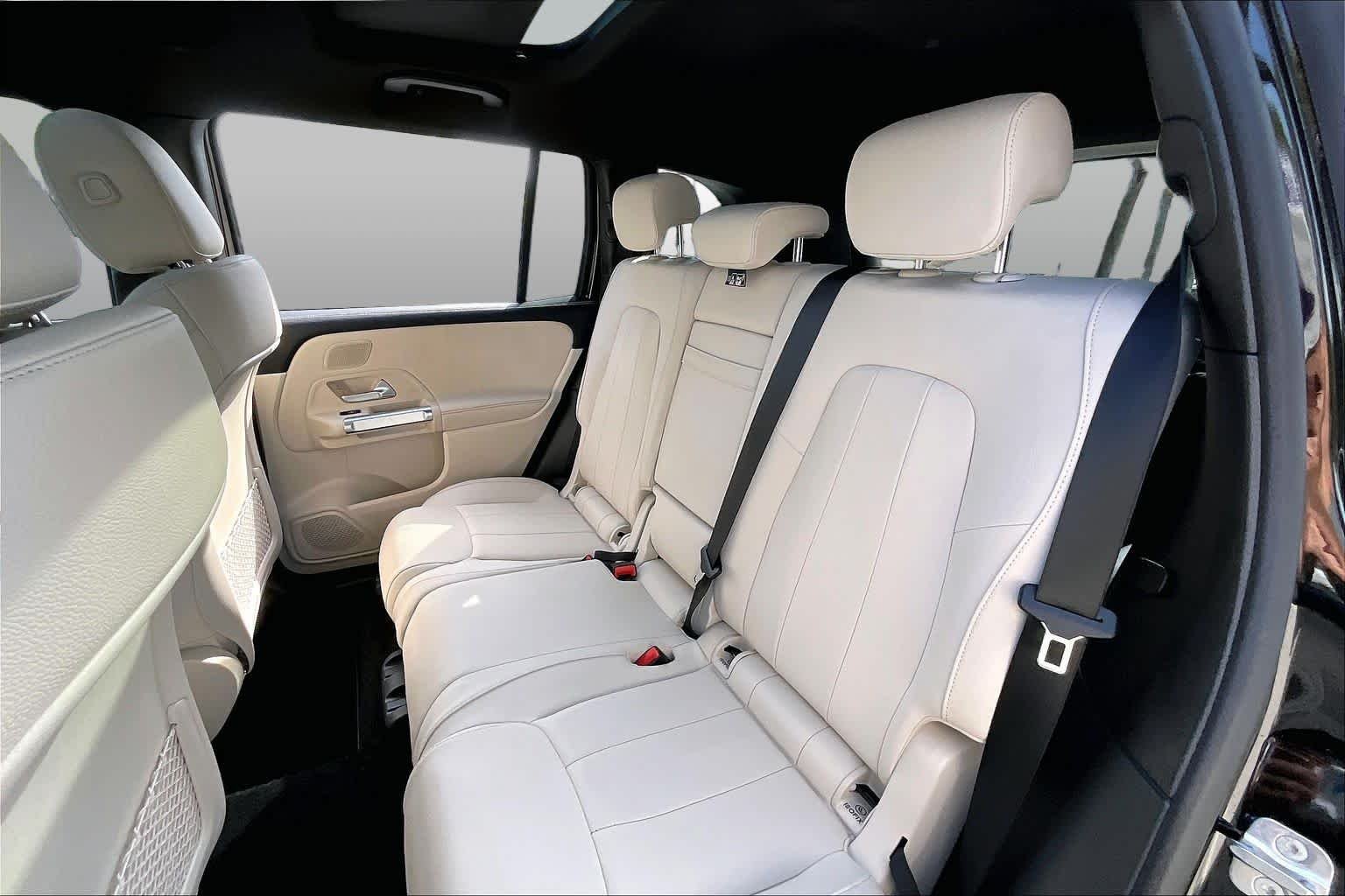 Used 2026 Night Black Mercedes-Benz GLB 250 image 20