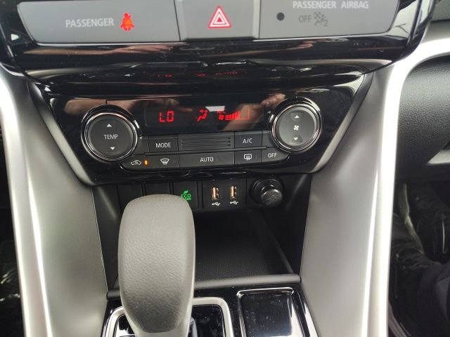 New 2026 Gray Mitsubishi ES image 20