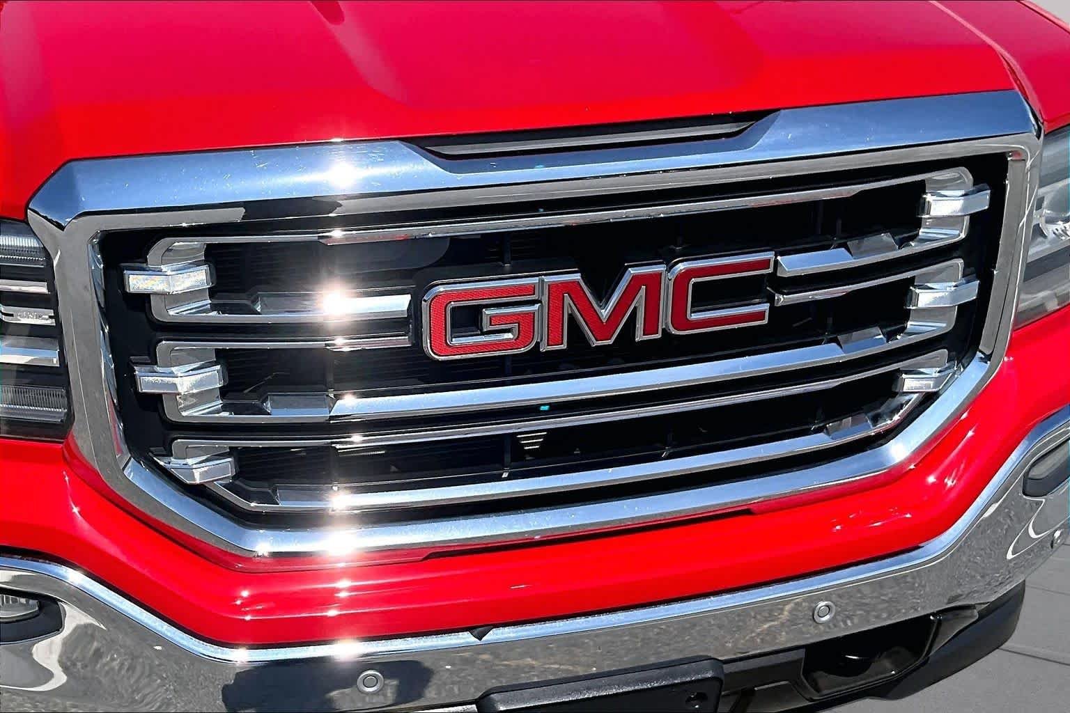 Used 2016 Cardinal Red GMC SLT image 30