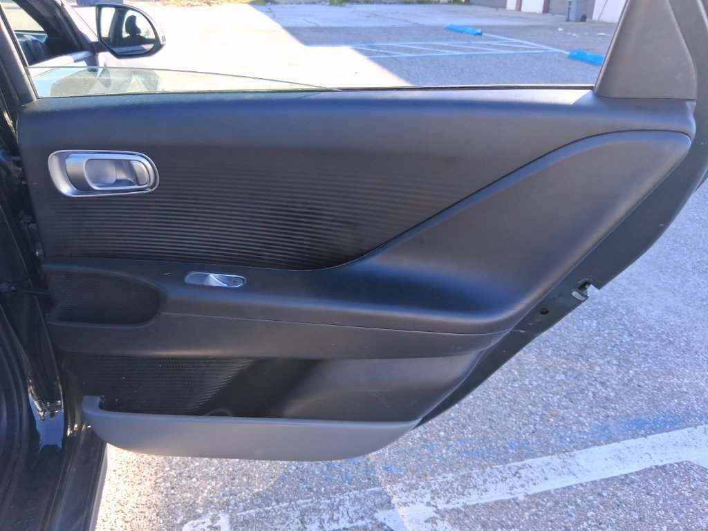 Used 2023 Green Hyundai SE image 20