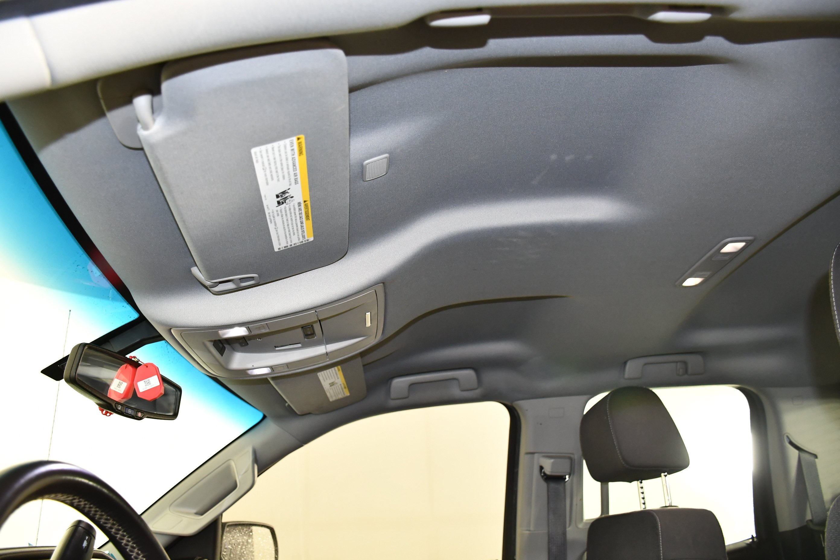 Used 2018 Summit White GMC SLE image 37