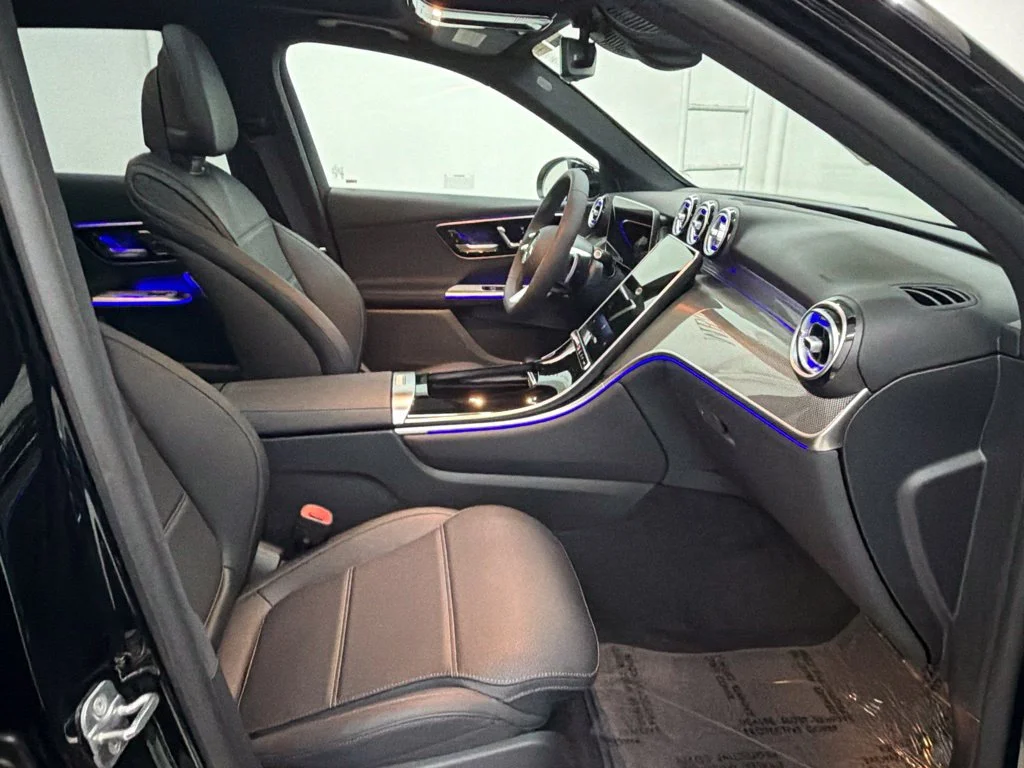 New 2027 Black Mercedes-Benz GLC 300 image 28