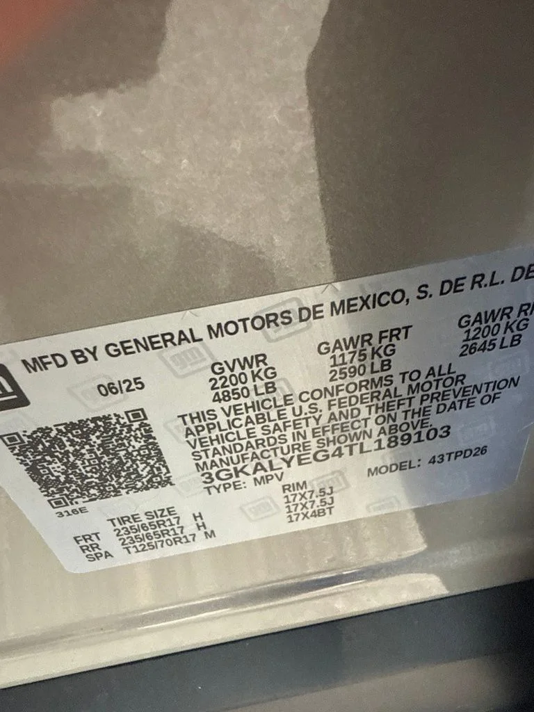 Used 2026  GMC AT4 image 24