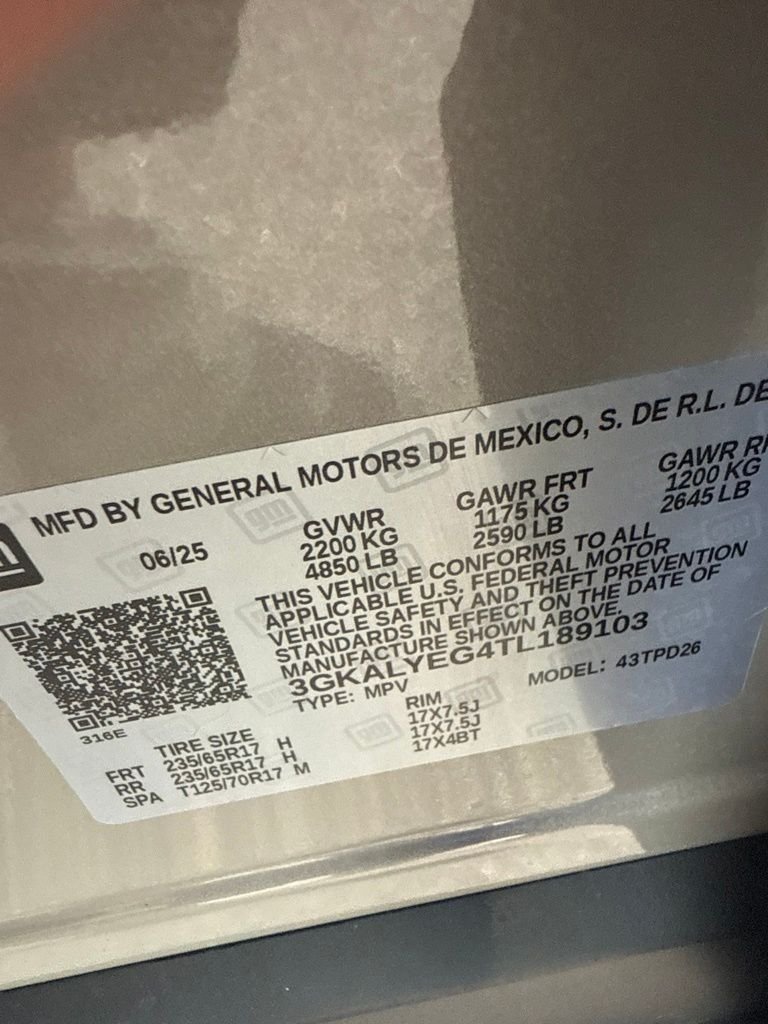 Used 2026  GMC AT4 image 24