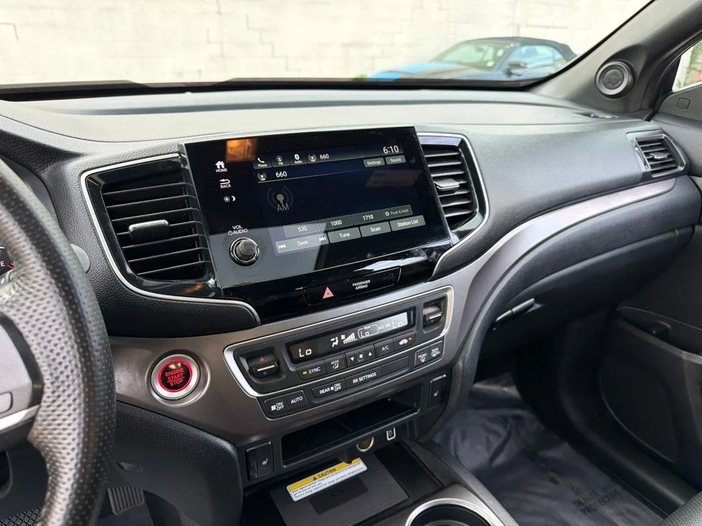 Used 2023 Red Honda EX-L image 23