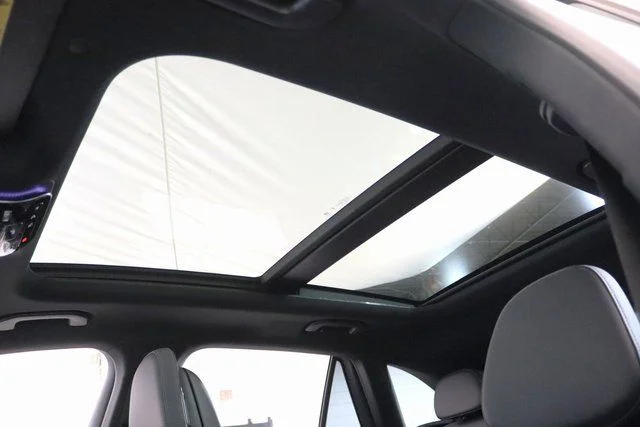 2025 Mercedes-Benz GLC Base - Photo 9