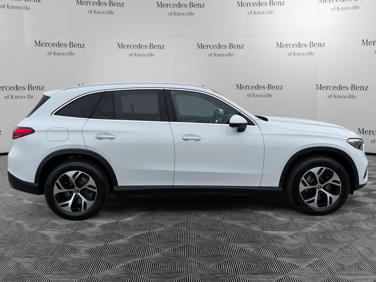 Used 2026 MANUFAKTUR Moonlight White Metallic Mercedes-Benz GLC 350e image 6