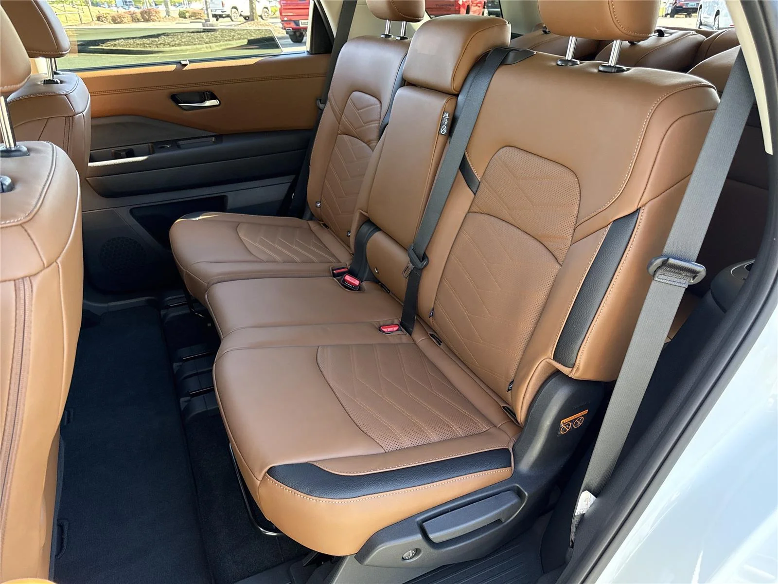 Used 2025 Everest White Pearl Tricoat/Super Black Nissan Platinum image 19