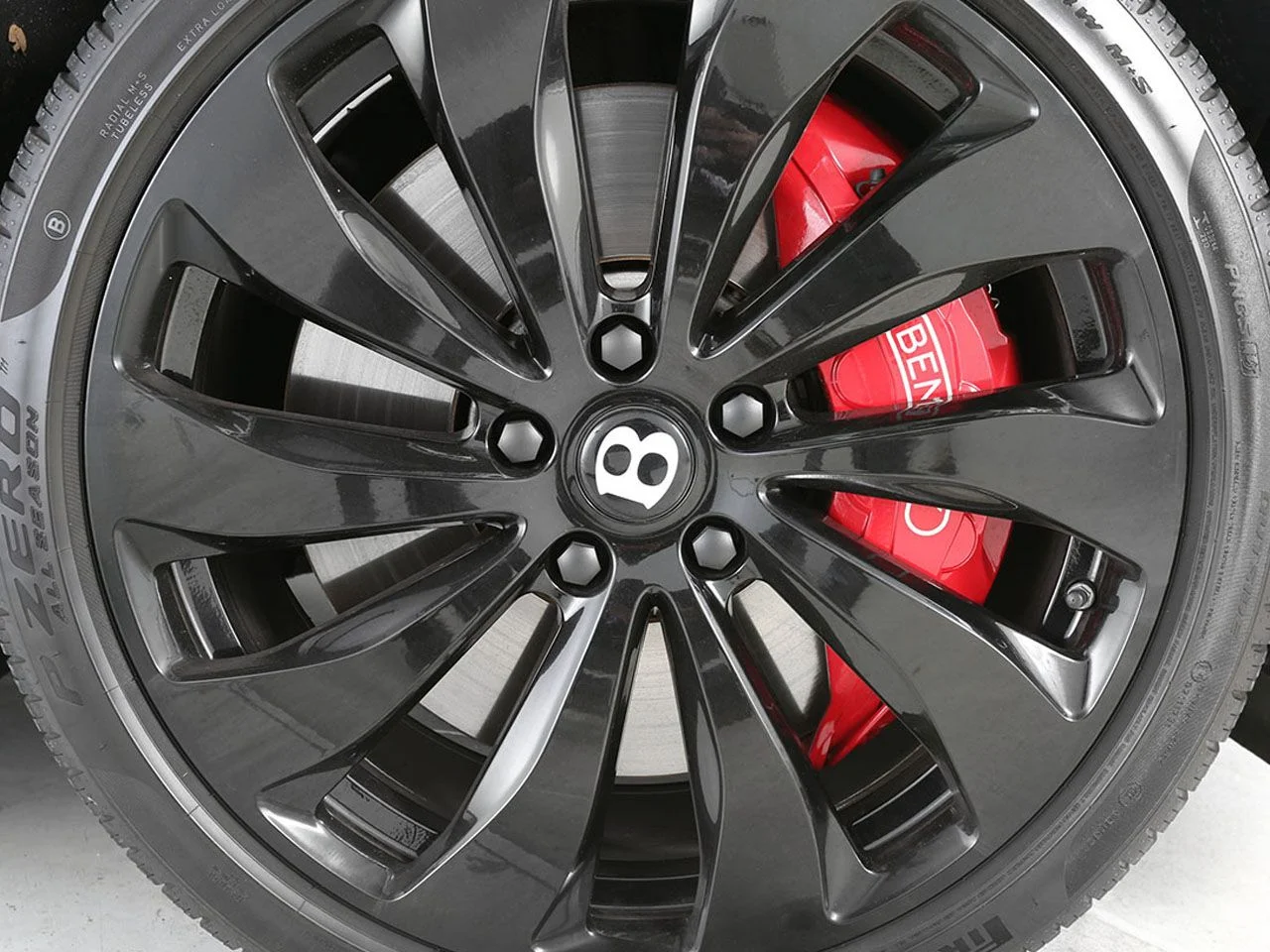 Used 2022 Black Bentley V8 image 6