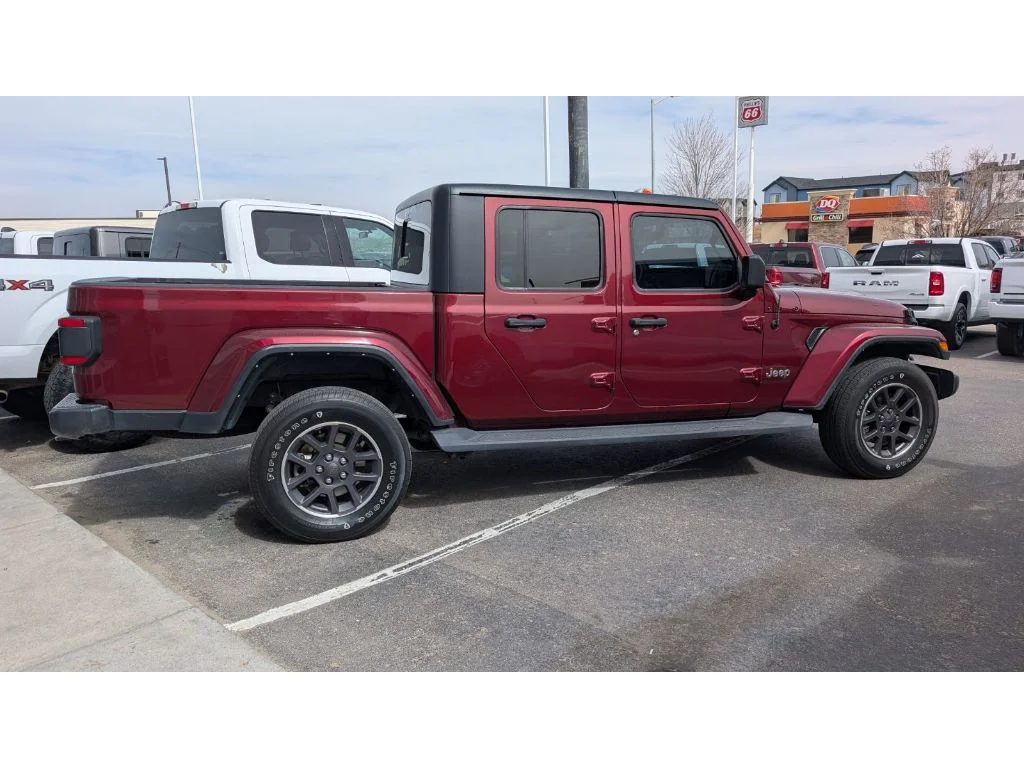 Used 2021 Snazzberry Pearlcoat Jeep Overland image 5