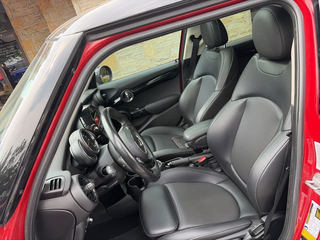 Used 2016 Blazing Red Metallic MINI Base image 24