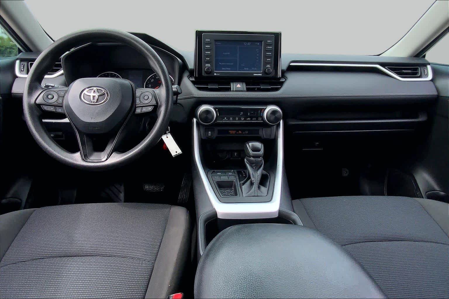 Used 2022 White Toyota LE image 15
