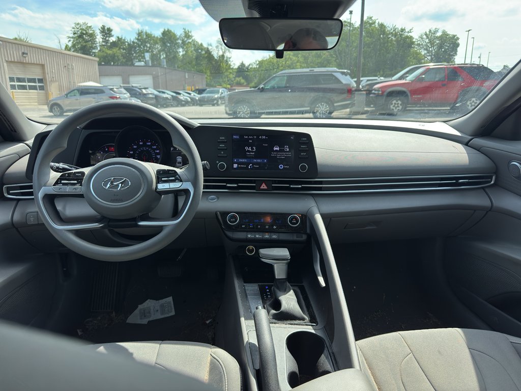 Used 2023 Onyx Black Hyundai SEL image 10