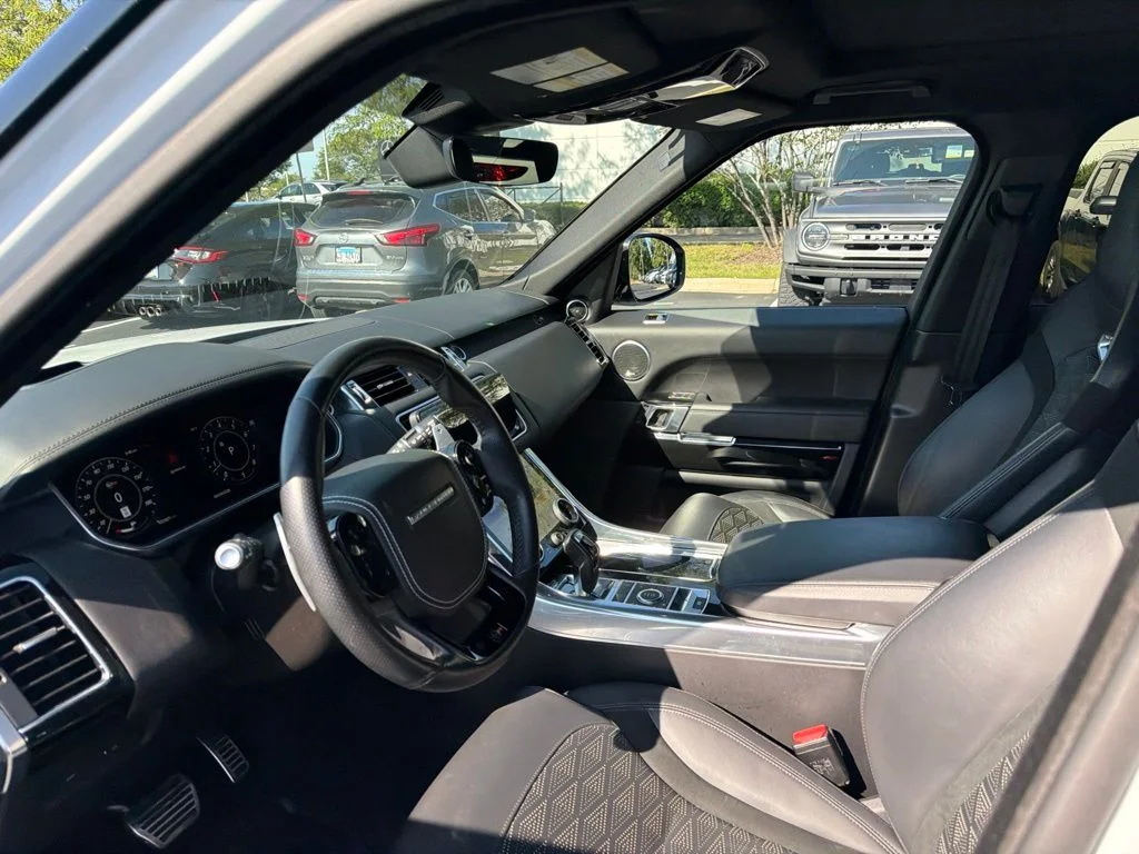 Used 2022 Fuji White Land Rover SVR image 10