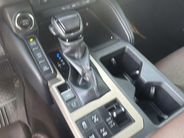 Used 2025  Toyota Base image 26