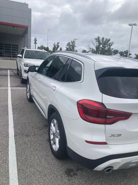 Used 2021 White BMW xDrive30e image 4