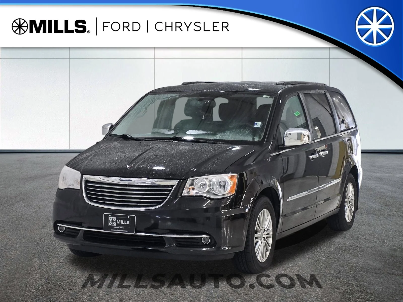 Used 2013 Black Chrysler Touring-L image 1