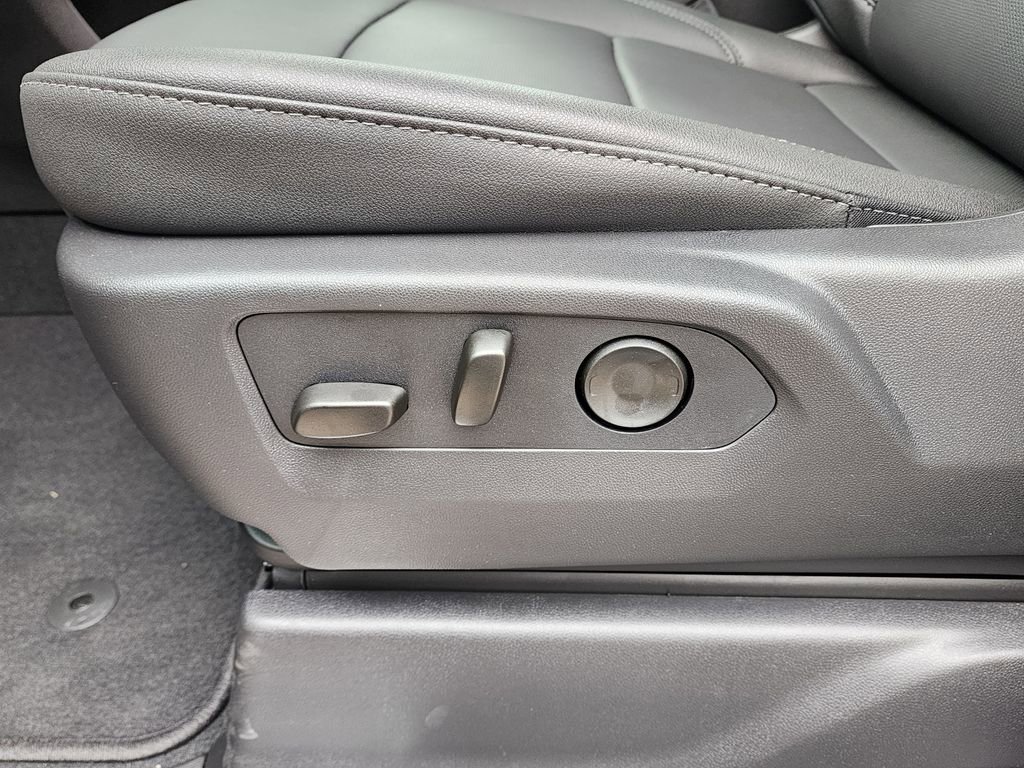 2026 GMC Sierra 1500 SLT - Photo 18