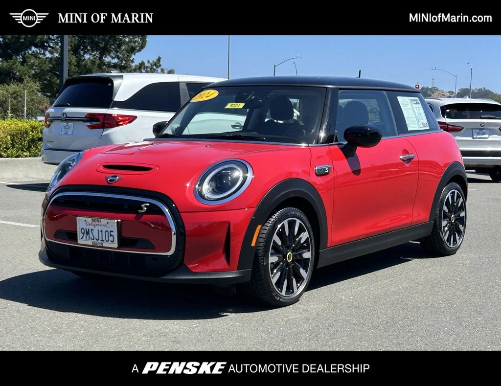 2024 MINI Hardtop Cooper SE's photo