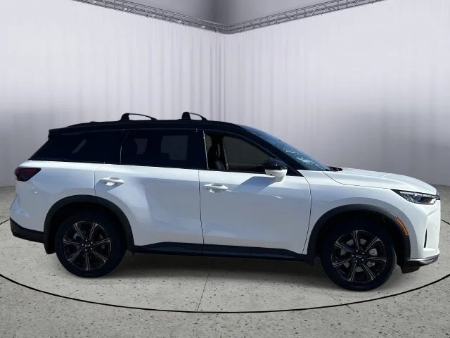 New 2027 2T RAD WHT INFINITI Autograph AWD image 6