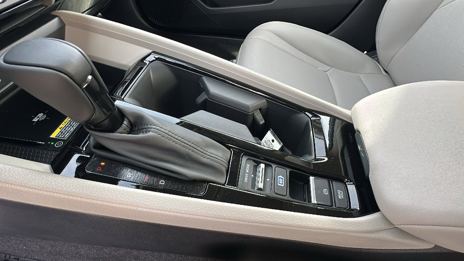 2025 Honda Accord Hybrid EX-L - Photo 13