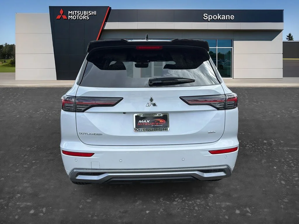 New 2026 White Diamond Mitsubishi SEL image 4