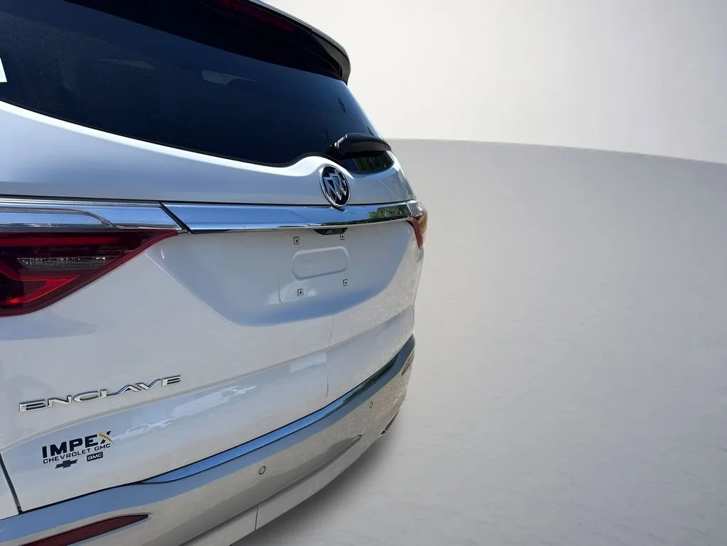 Used 2023 White Frost Tricoat Buick Premium image 36
