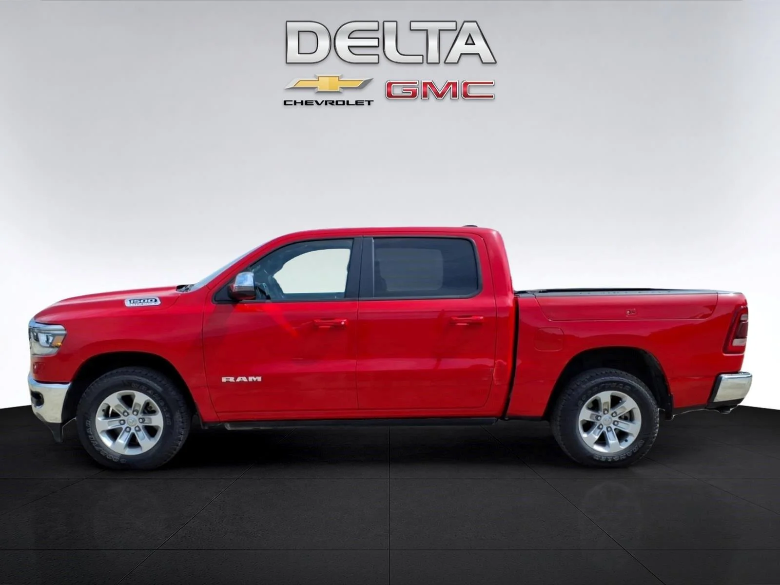 Used 2024  Ram Laramie image 2