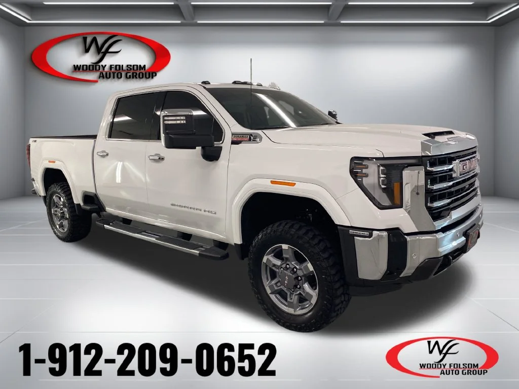Used 2025 White GMC SLT image 1