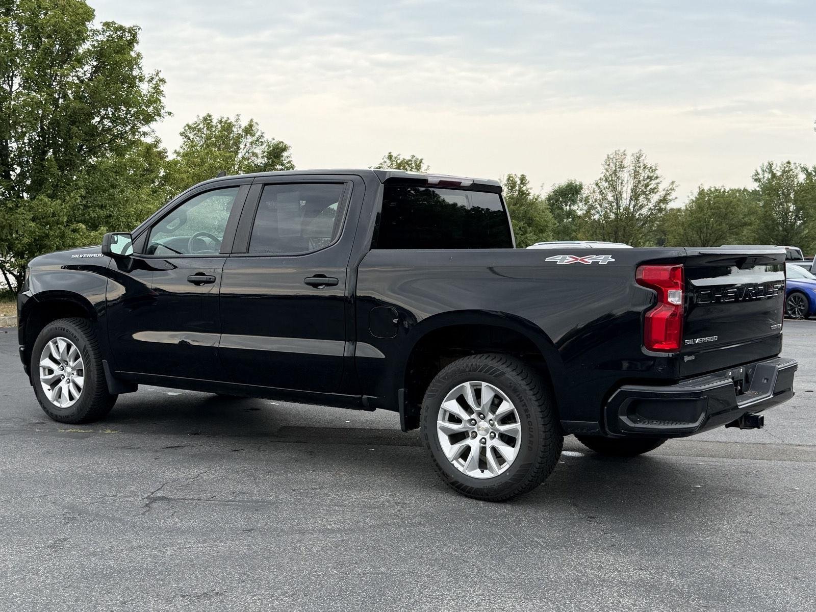 Used 2022 Black Chevrolet Custom image 5