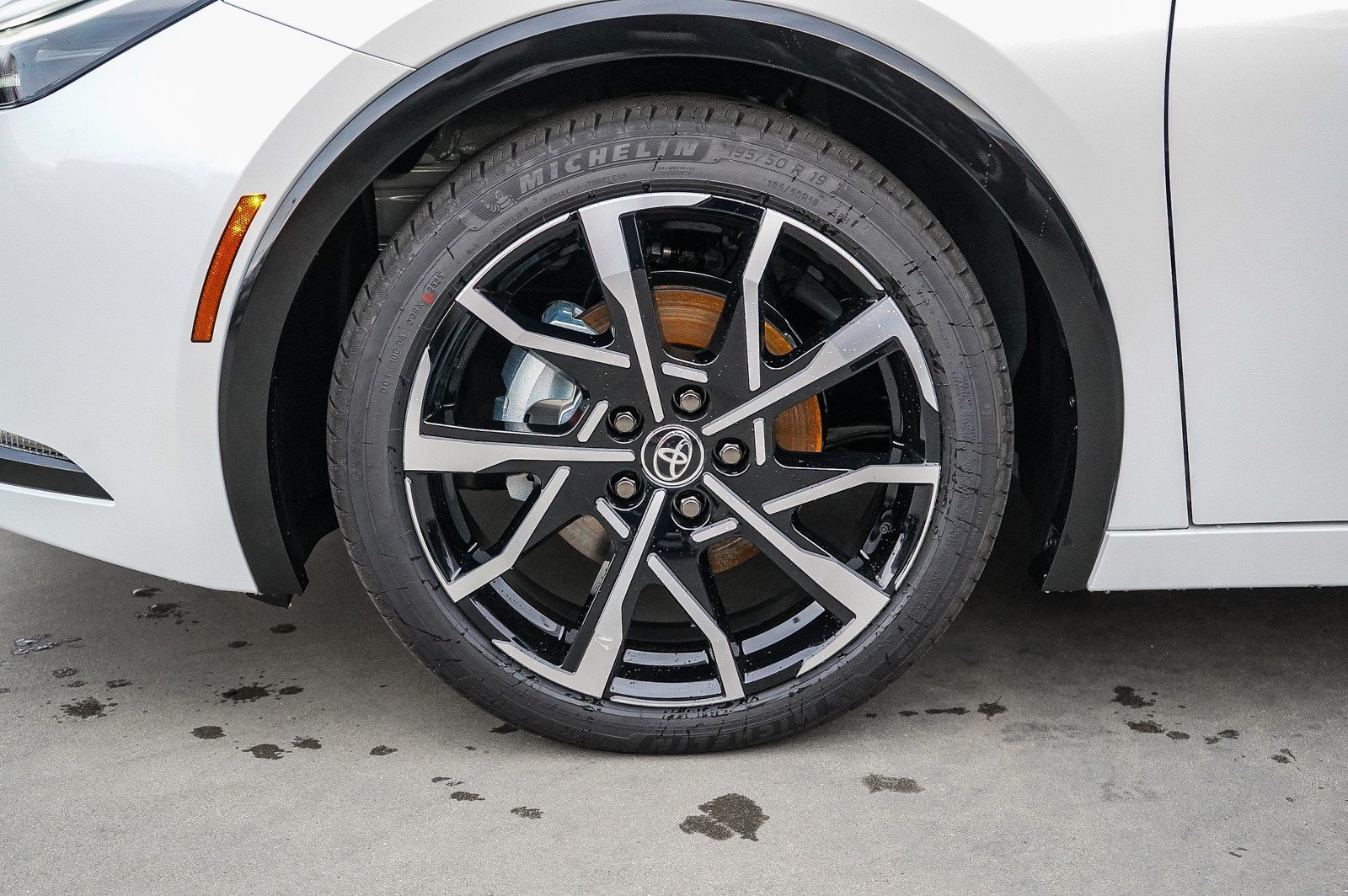New 2026 Wind Chill Pearl Toyota XSE image 4