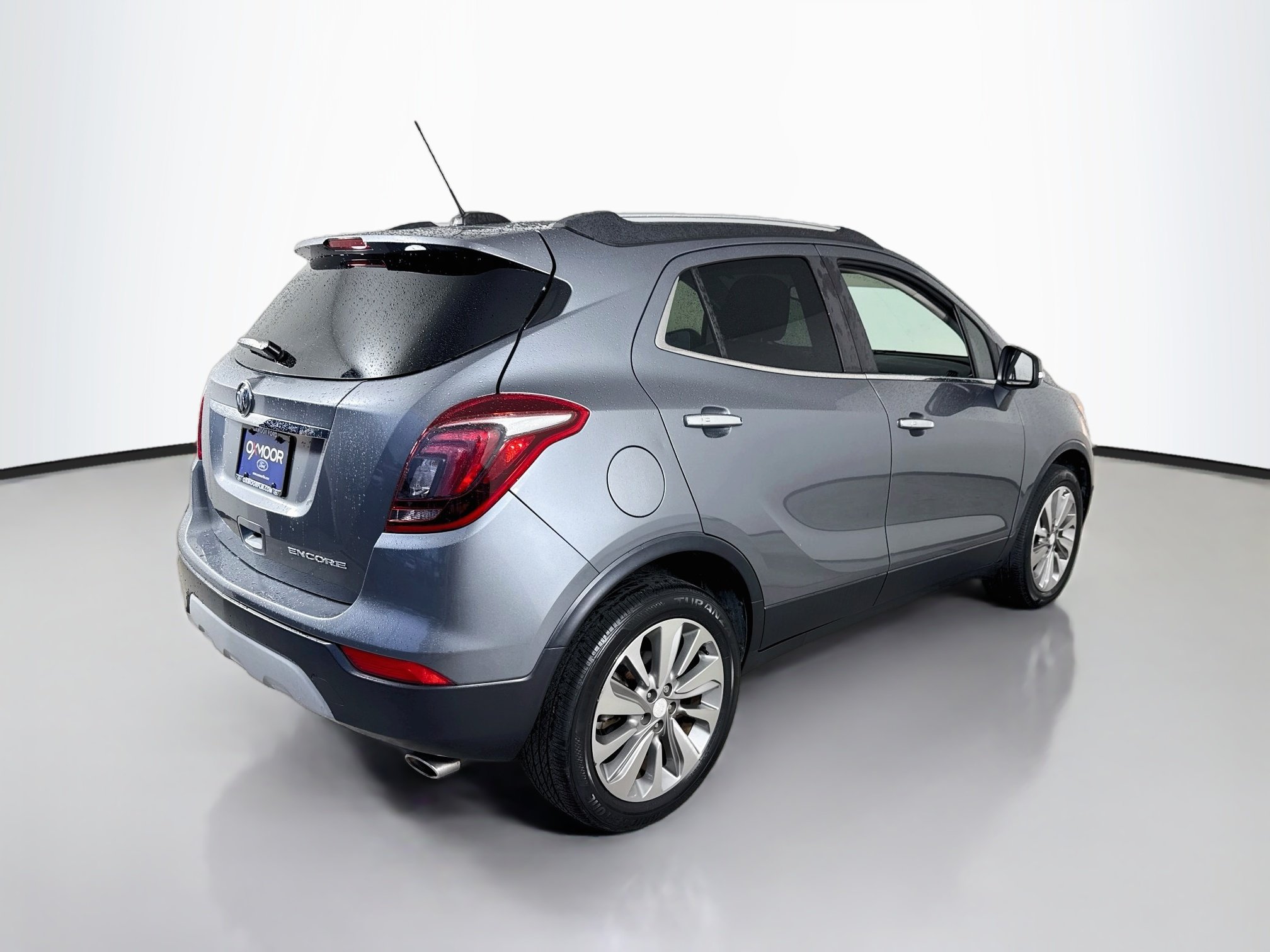 Used 2019 Gry Buick Preferred image 11