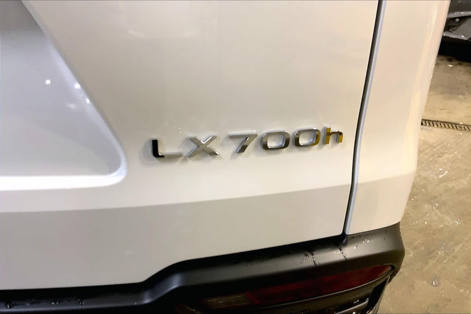 2026 Lexus LX 700h Luxury - Photo 15