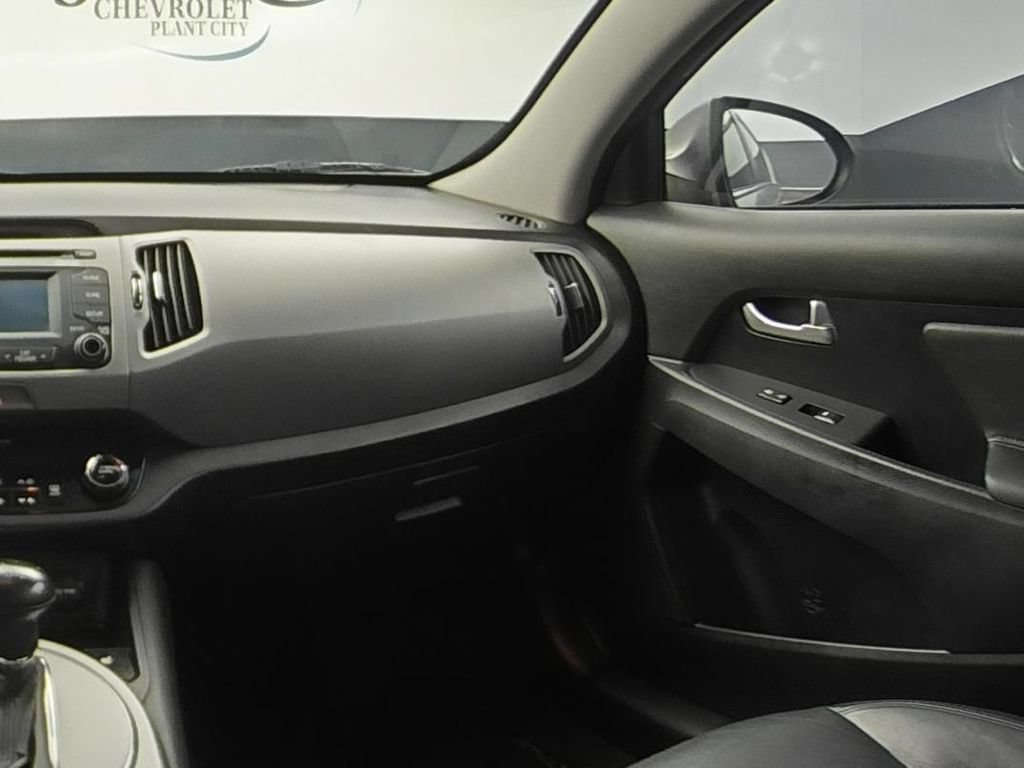 Used 2016 Silver Kia EX image 15